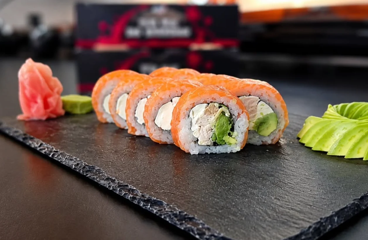 Sake roll de Natay Sushi Nikkei